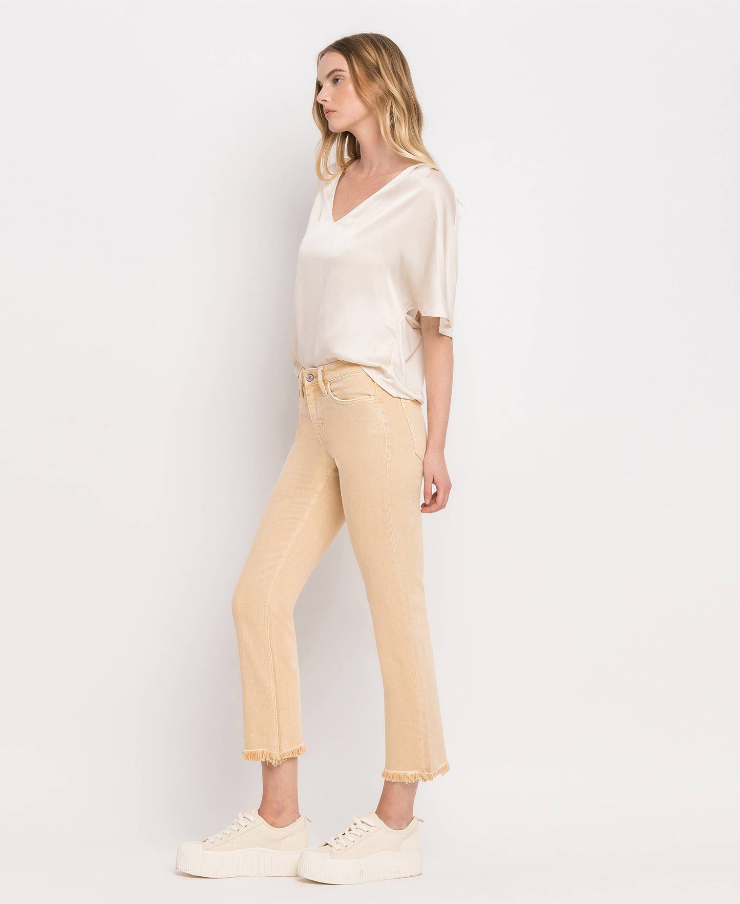 MID RISE STRAIGHT JEANS: SUN BEIGE