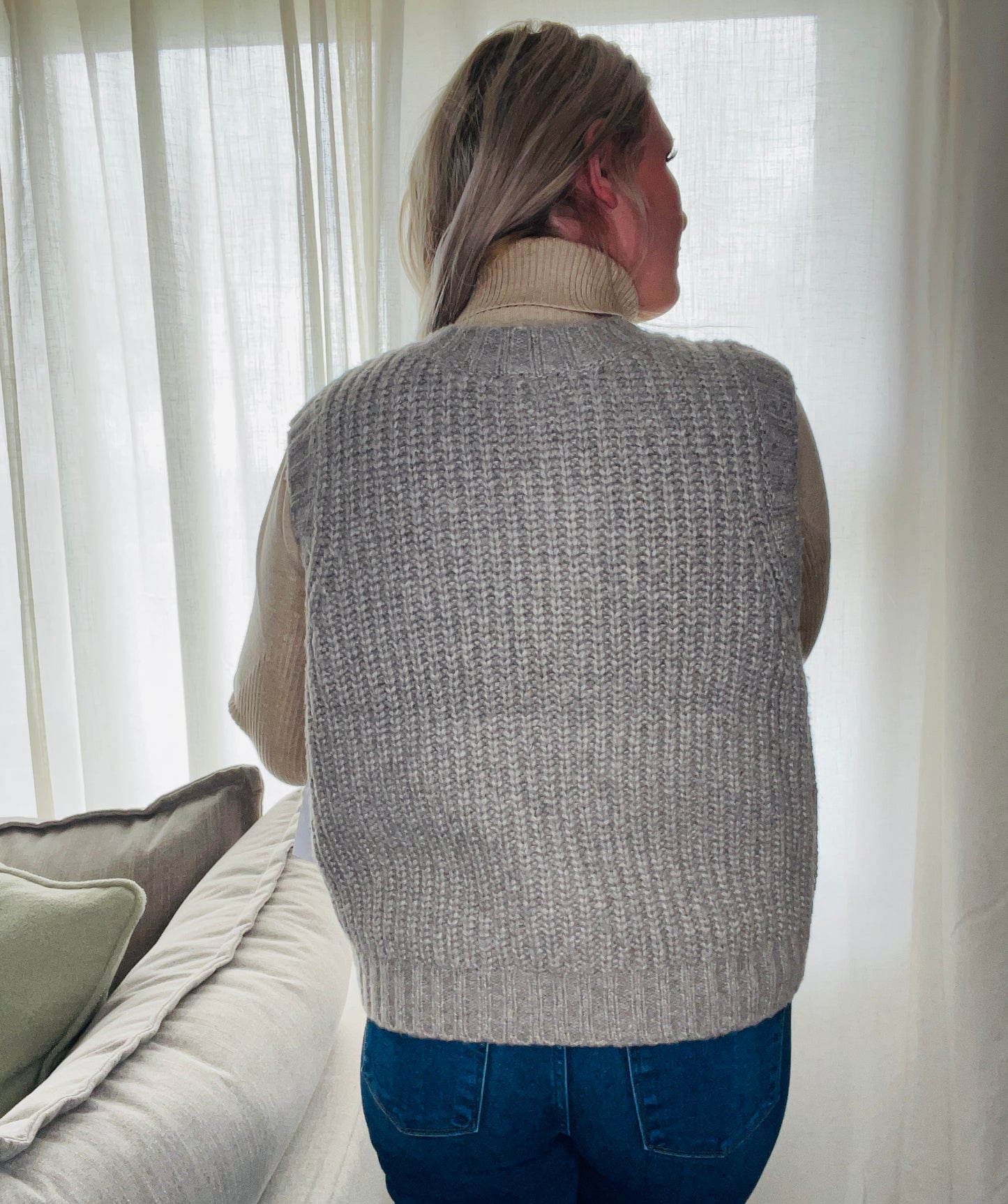 TRIBAL: SLVLESS VEST W/POCKETS
