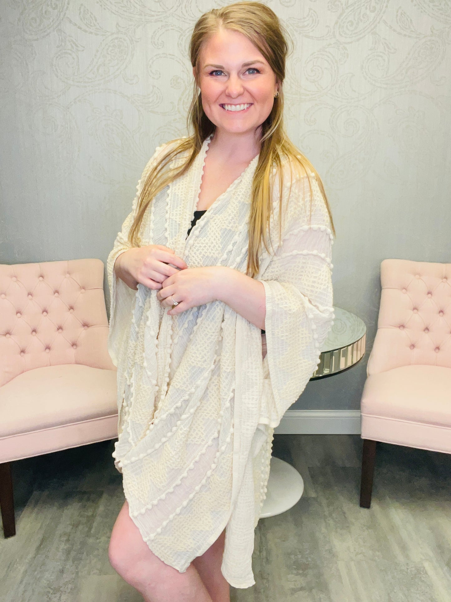 IVORY 3D TEXTURED OPEN FRONT KIMONO: ONE SIZE