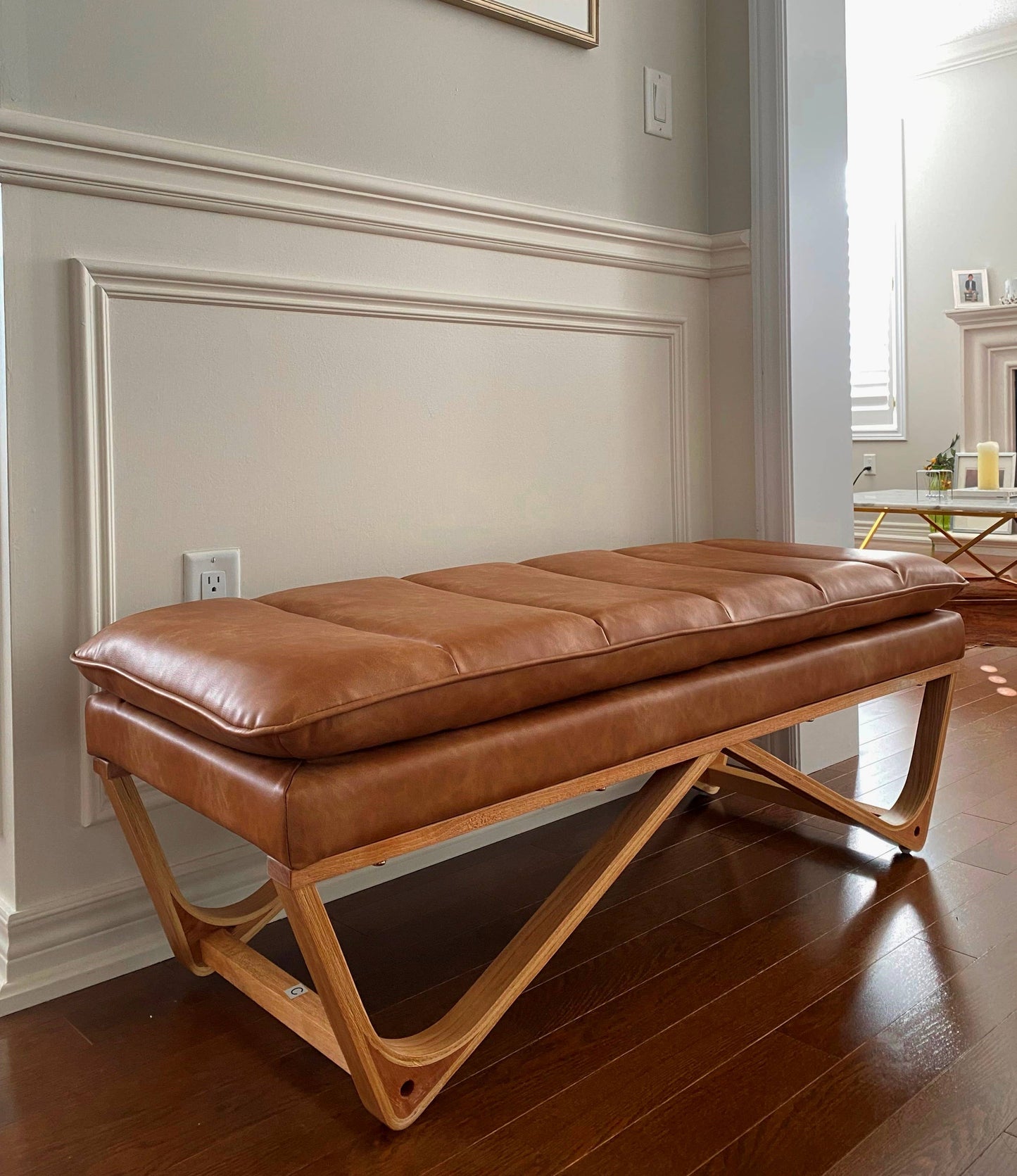 Distressed PU Pillow Cushion Top 48" Hendrehaim Bench