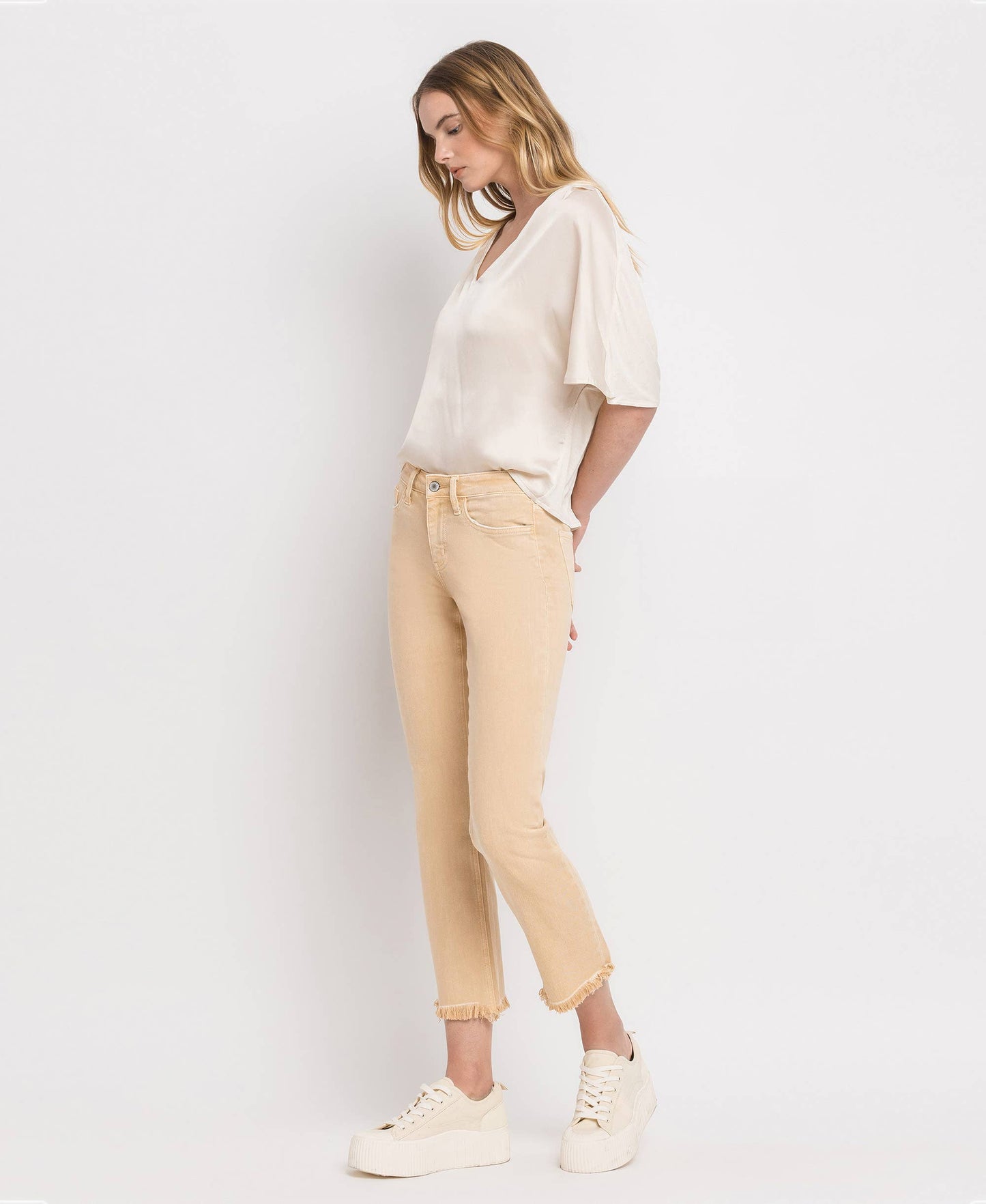 MID RISE STRAIGHT JEANS: SUN BEIGE