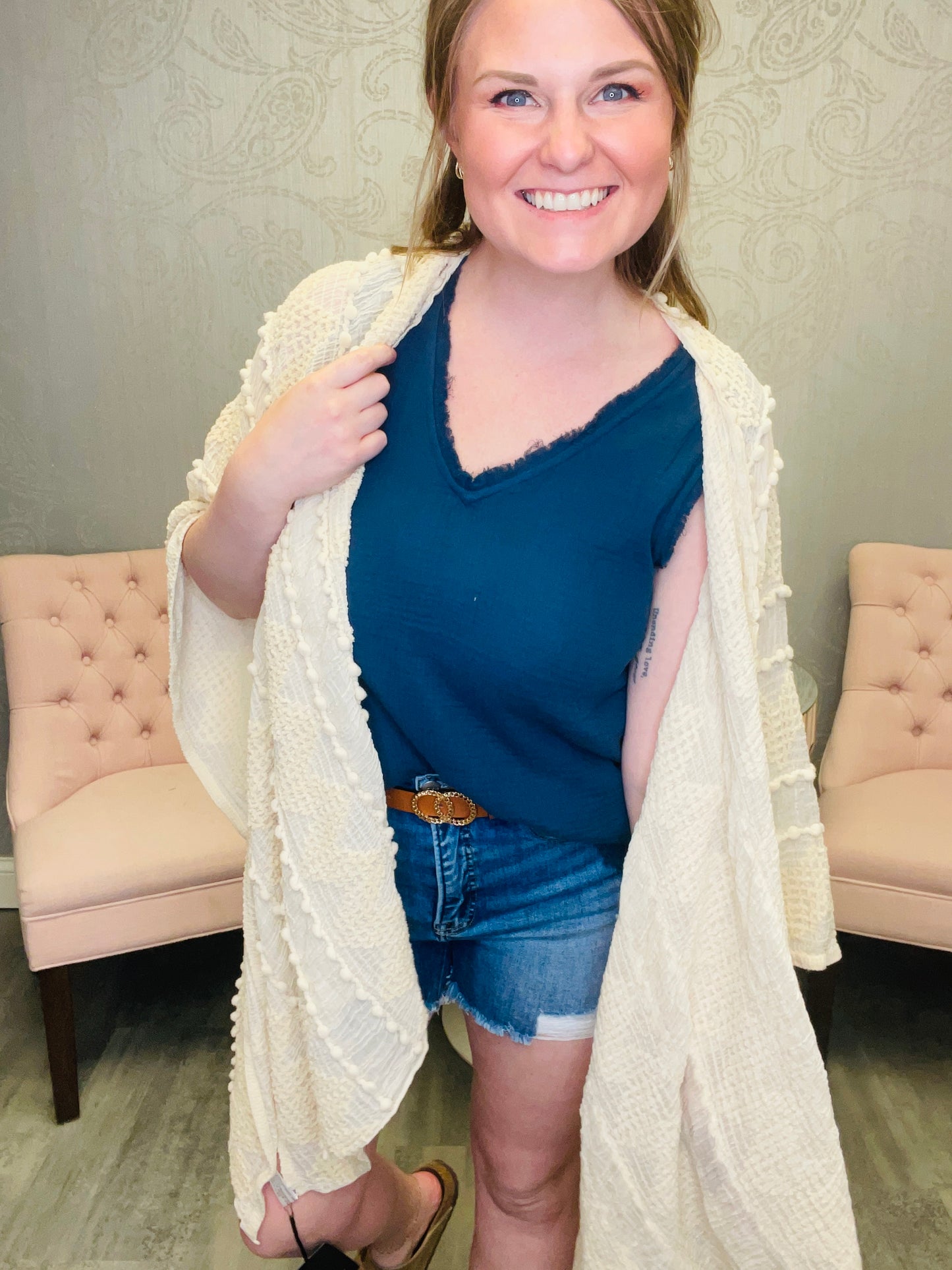 IVORY 3D TEXTURED OPEN FRONT KIMONO: ONE SIZE