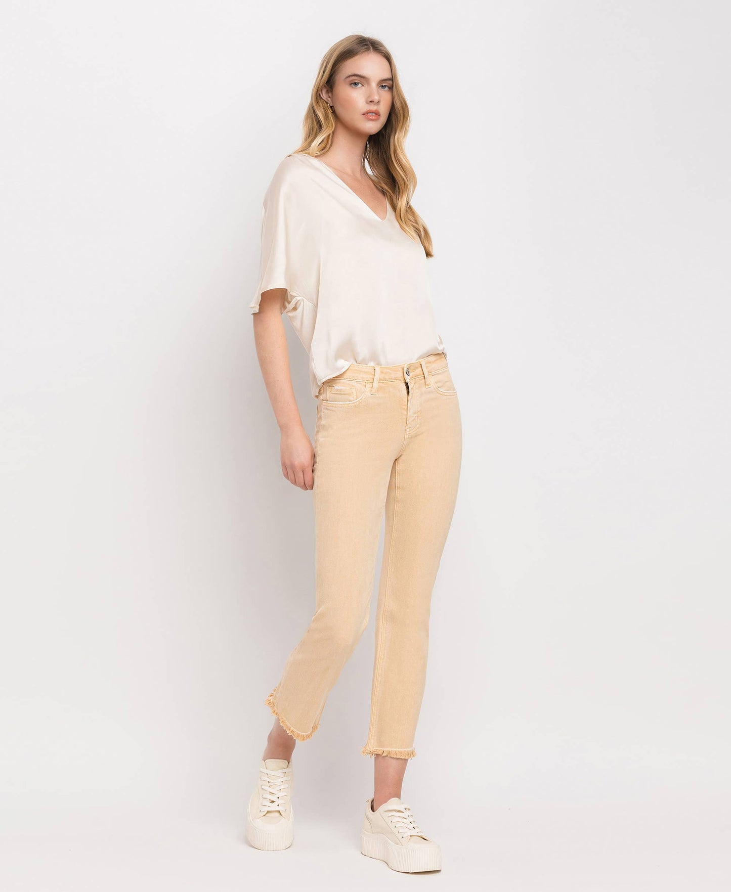MID RISE STRAIGHT JEANS: SUN BEIGE