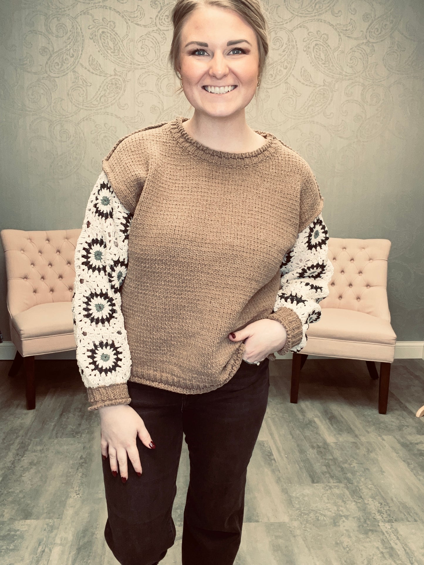 CONTRAST SLEEVE SWEATER
