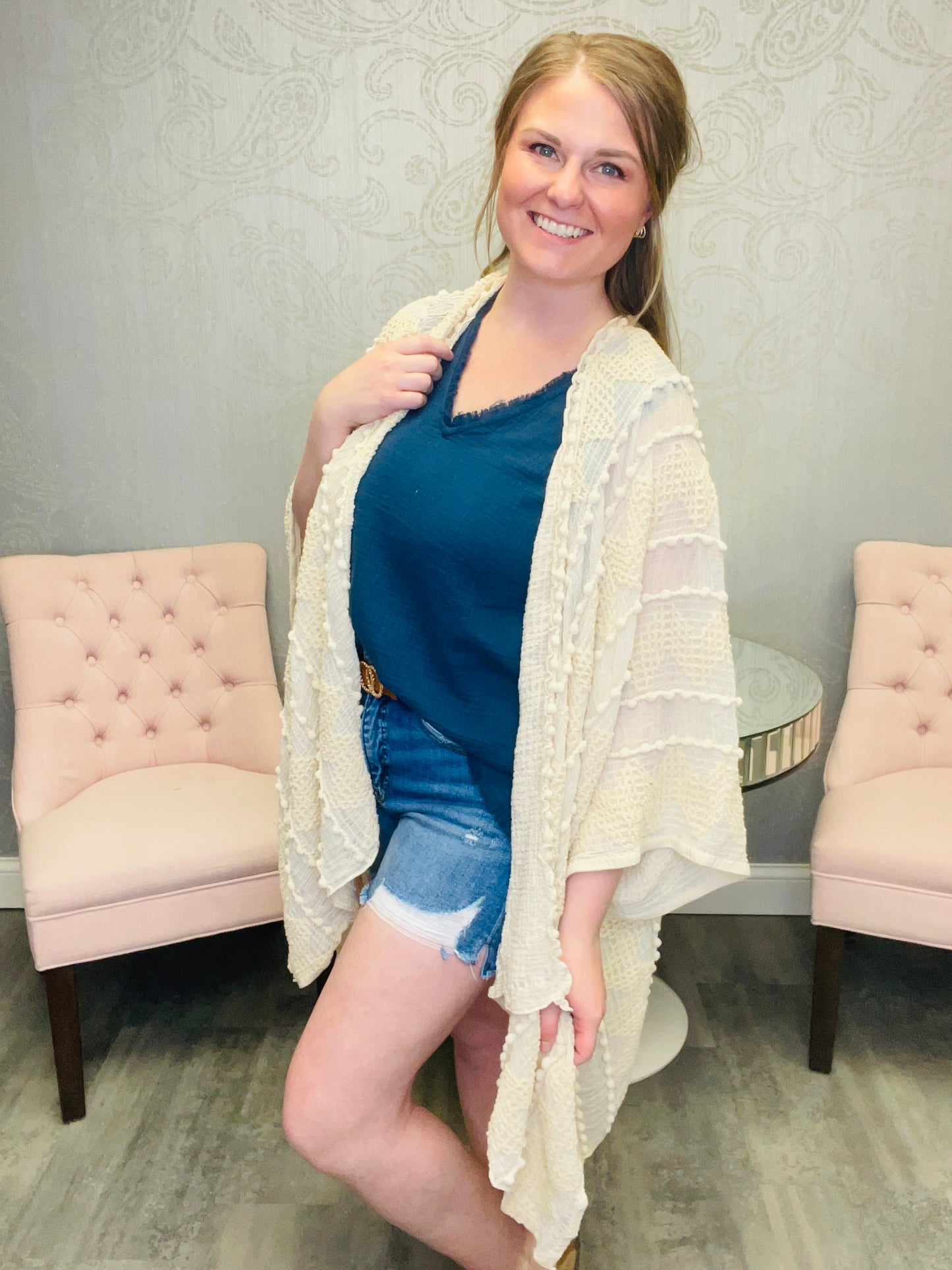 IVORY 3D TEXTURED OPEN FRONT KIMONO: ONE SIZE