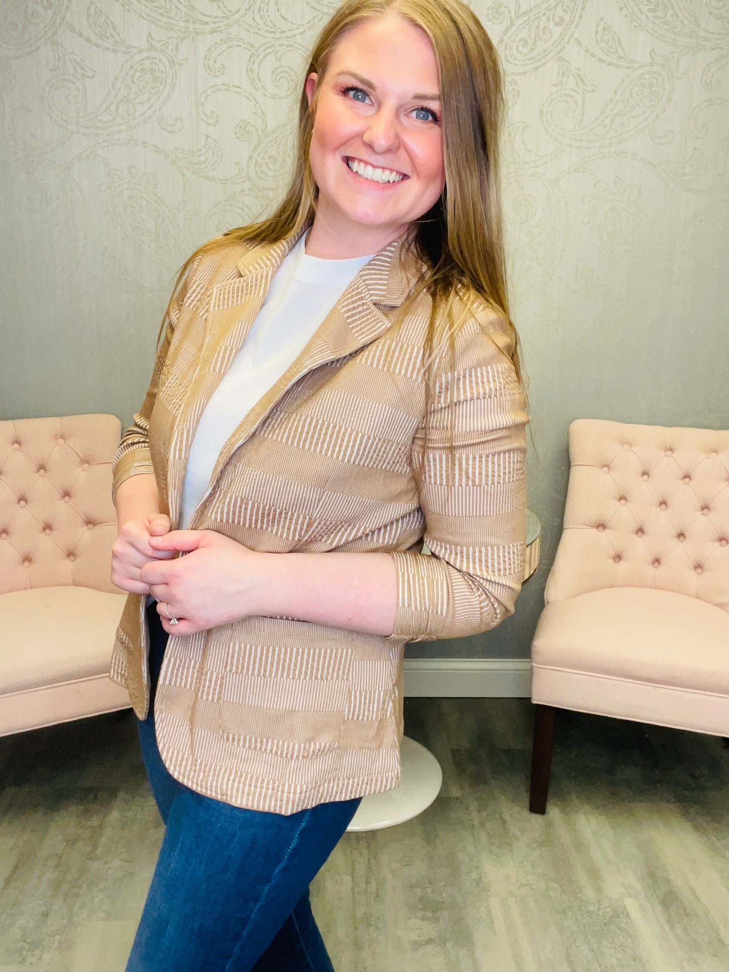 SHIRRED SLEEVE TEXTURED BLAZER - MOCHA