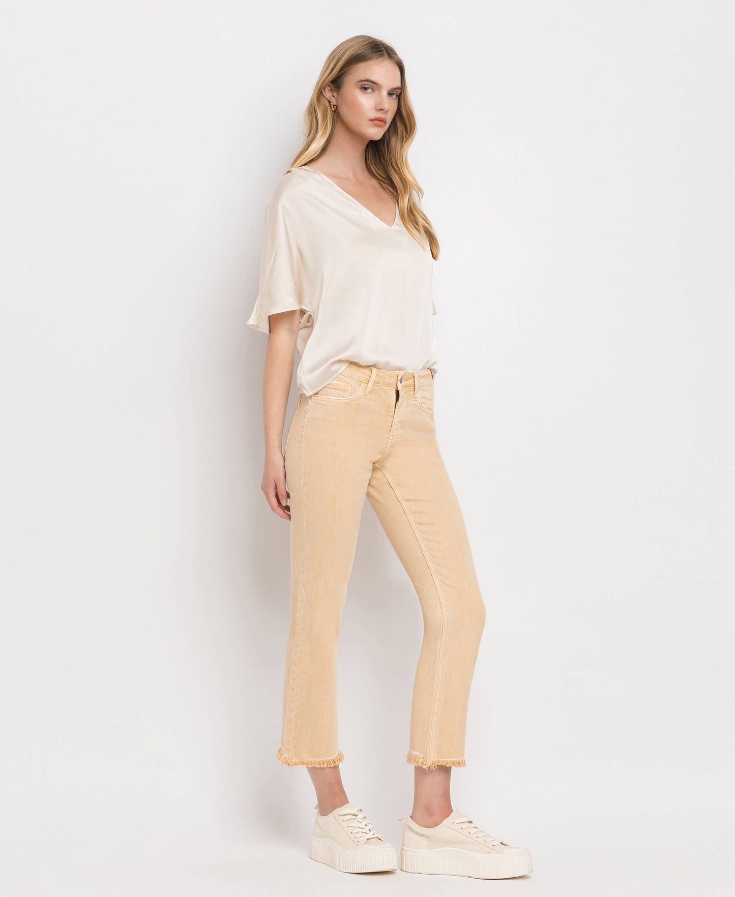 MID RISE STRAIGHT JEANS: SUN BEIGE