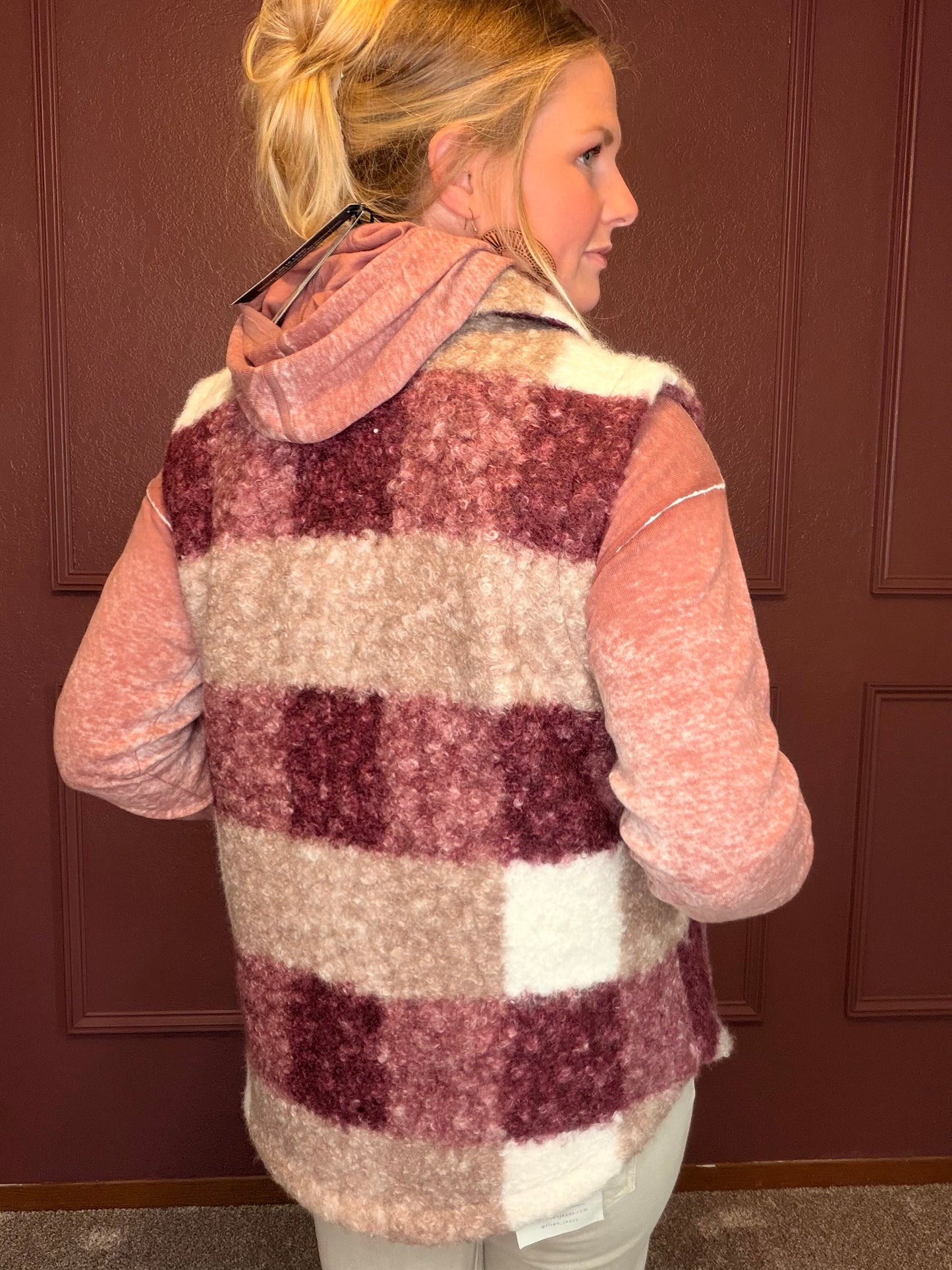 Charlie B Plaid Boucle Vest-Merlot