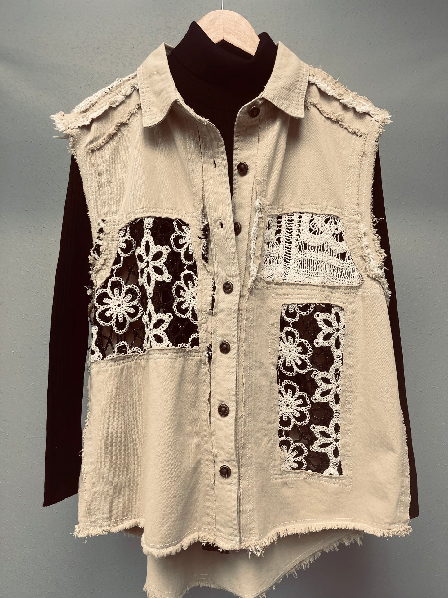 OVERSIZED FLORAL CROCHET VEST
