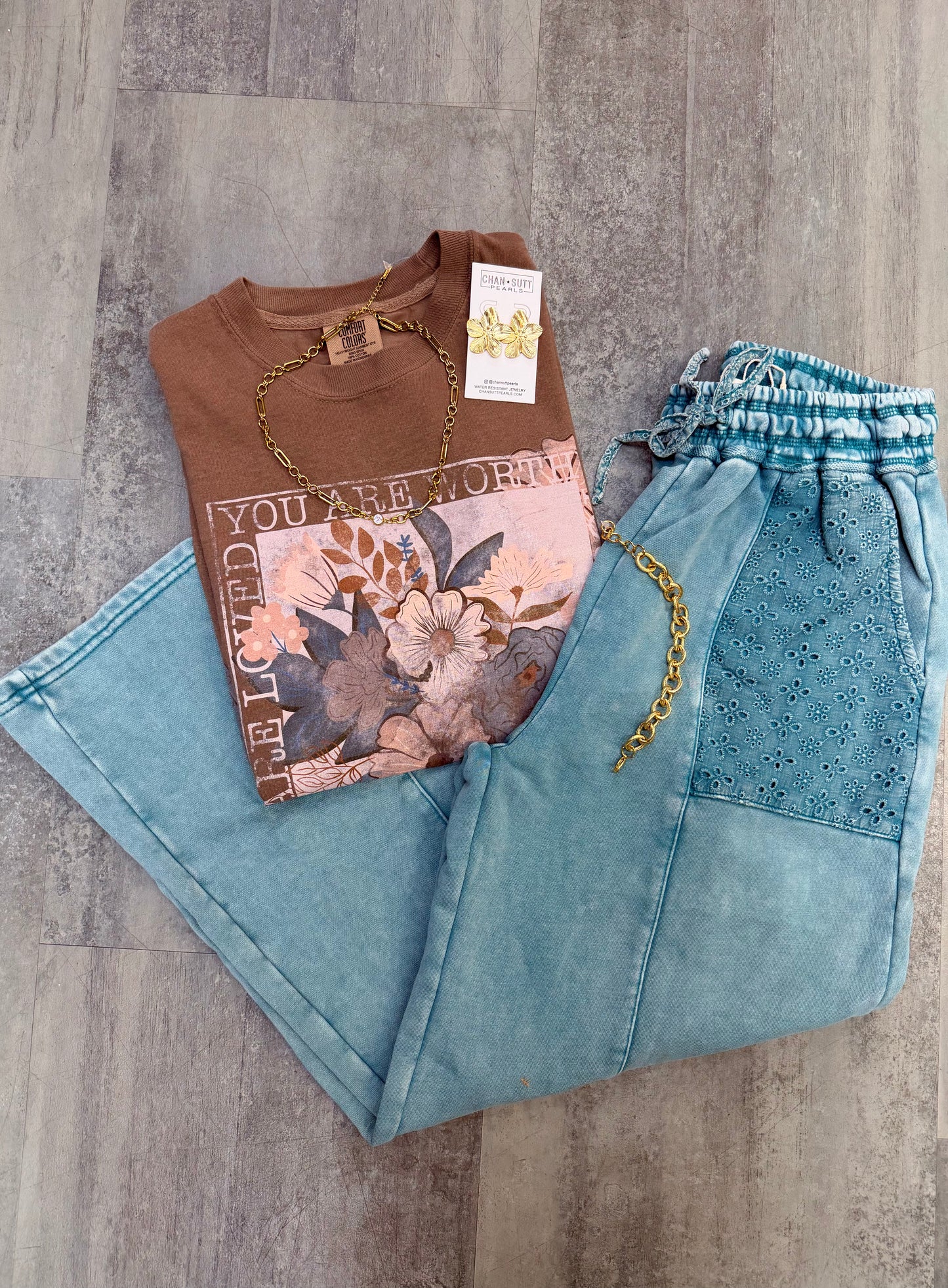 EYELET LACE POCKET MINERAL WASH WIDE LEG PANTS