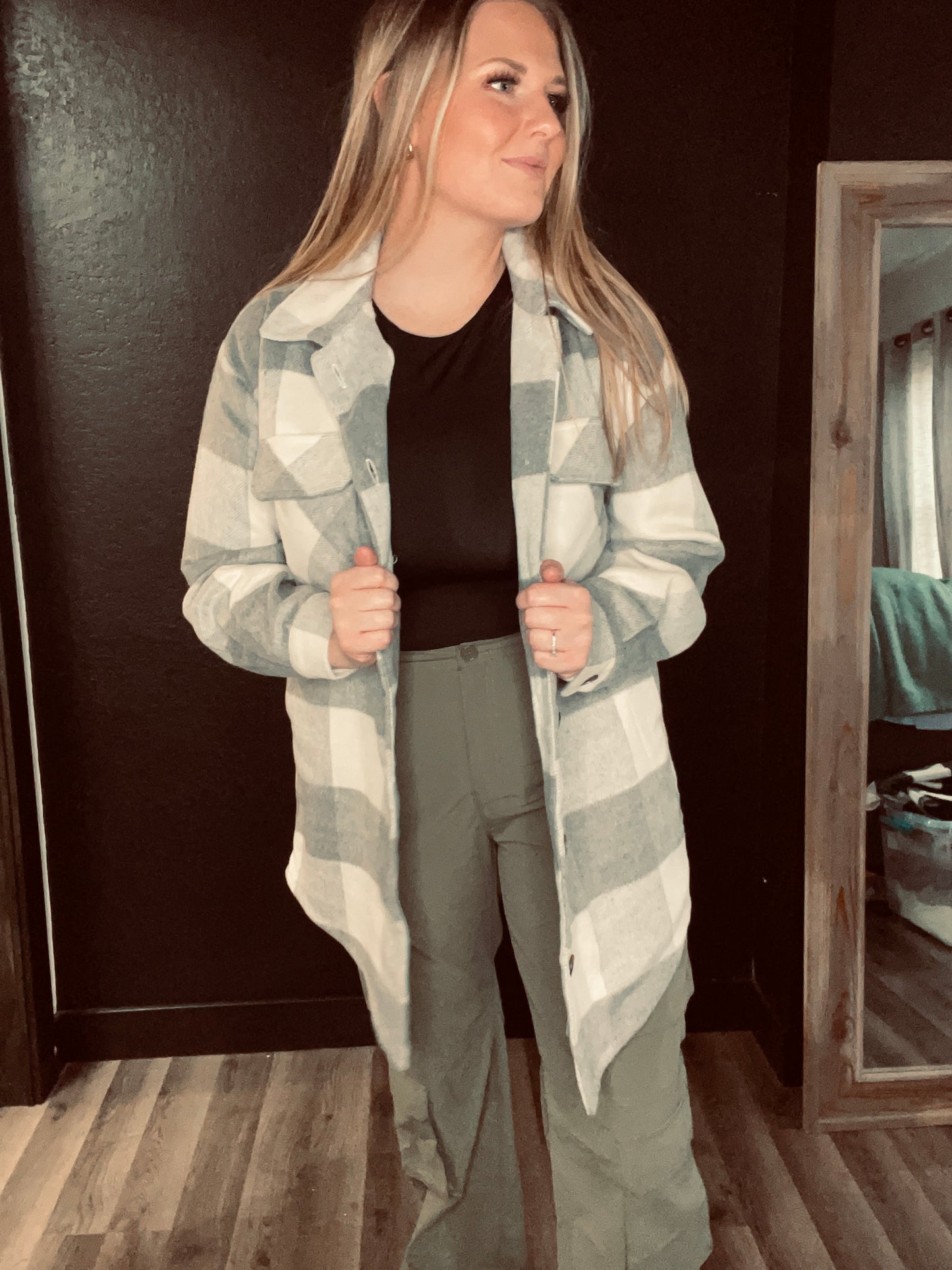 GRAY PLAID SHACKET