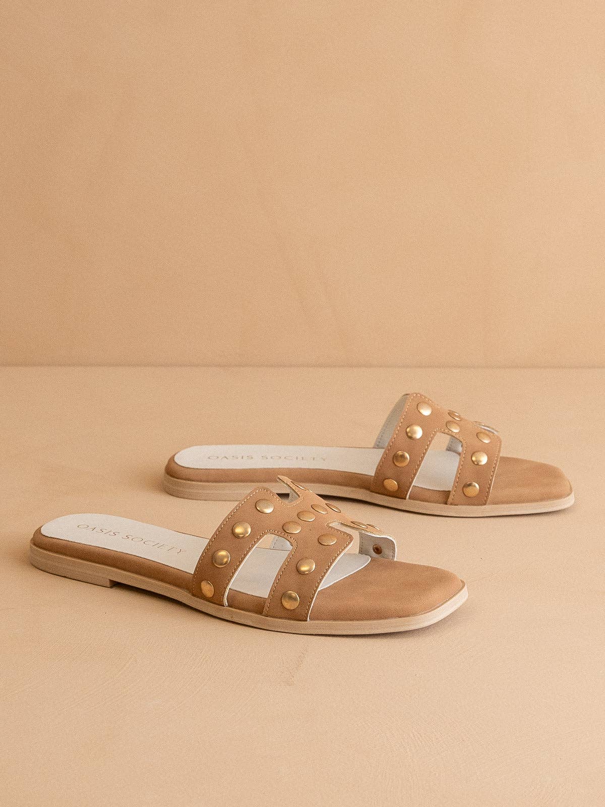The Evelynne | Camel Studded H Band Slides