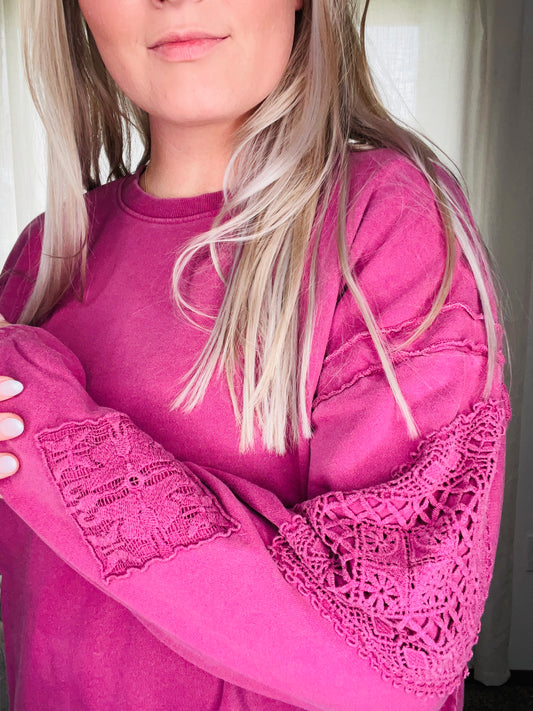 TRIBAL: Crew Neck Appliqué DTL W/Special Wash