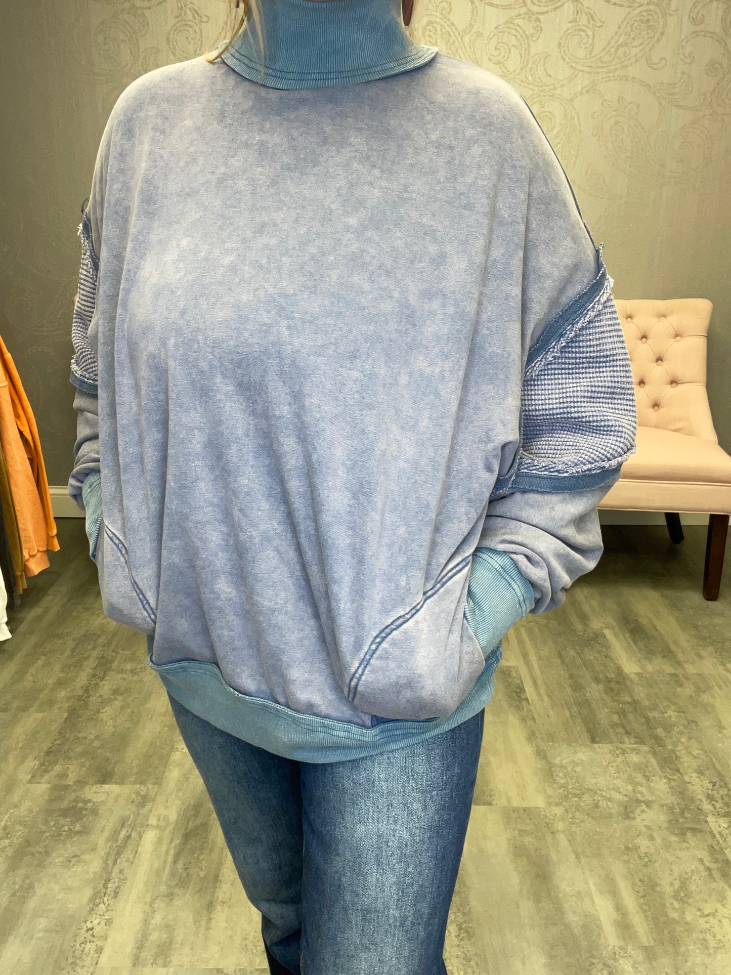 WASHED FABRIC LONG SLEEVE PULLOVER